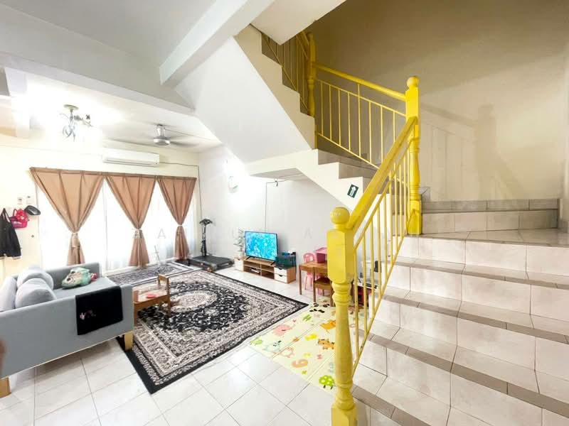 Rumah Teres 2-Tingkat untuk Dijual di Bandar Baru Bangi (Selangor) - Zairul Asrah Zulkefli - Living Room - PropertyGuru.com.my