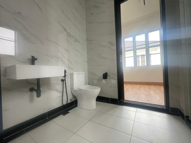 Rumah Berkembar untuk Dijual di Eco Majestic (Semenyih) - CK Law - Bathroom - PropertyGuru.com.my