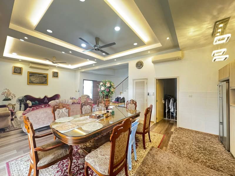 Rumah Berkembar untuk Dijual di U12, Taman Cahaya Alam (Shah Alam) - Ashraff Daniel - Dining Room - PropertyGuru.com.my