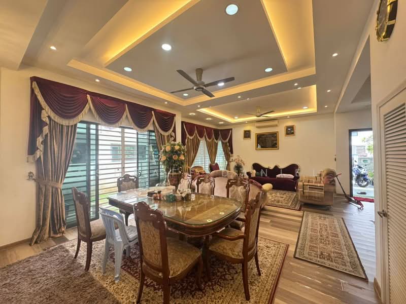 Rumah Berkembar untuk Dijual di U12, Taman Cahaya Alam (Shah Alam) - Ashraff Daniel - Dining Room - PropertyGuru.com.my