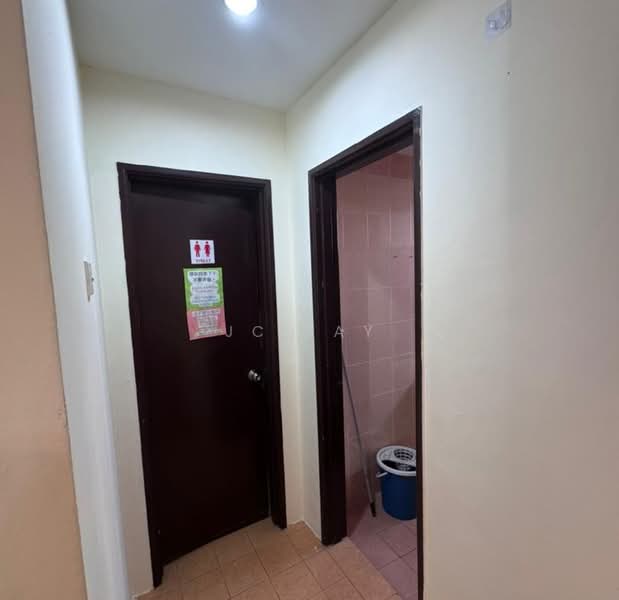 Pejabat untuk Disewa di Petaling Jaya (Selangor) - JC Tay - Corridor - PropertyGuru.com.my
