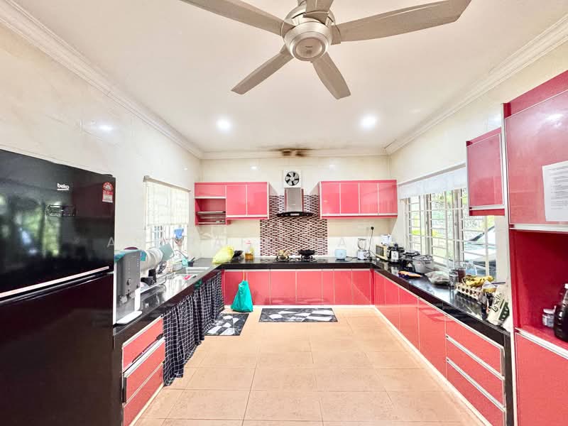 Bungalow for Sale in Kota Perdana (Seri Kembangan) - Ashraff Daniel - Kitchen - PropertyGuru.com.my