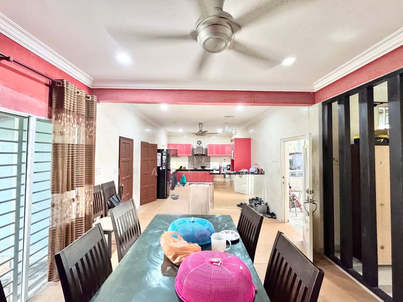 Bungalow for Sale in Kota Perdana (Seri Kembangan) - Ashraff Daniel - Dining Room - PropertyGuru.com.my