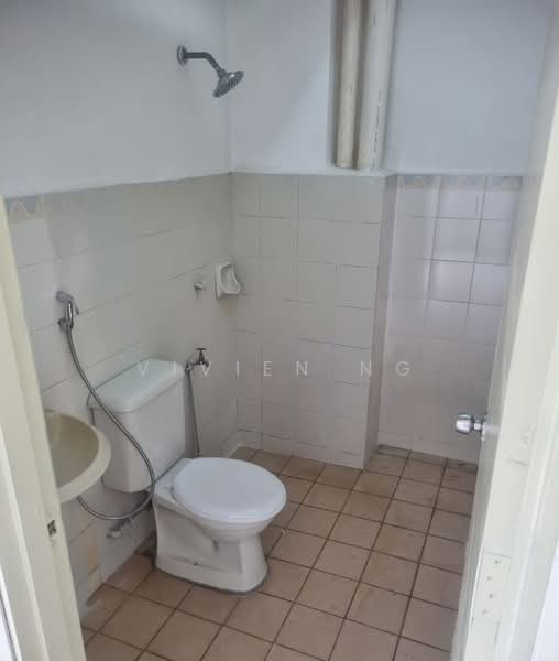 Apartment for Rent at Tasik Heights Apartment - Vivien Ng - Bathroom - PropertyGuru.com.my