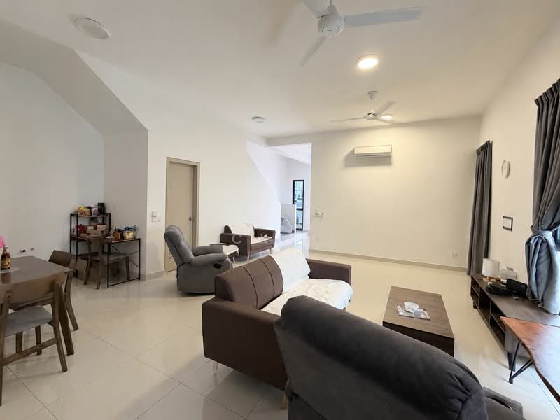 Semi-Detached House for Sale in Telok Panglima Garang (Selangor) - Jack Lim - Living Room - PropertyGuru.com.my