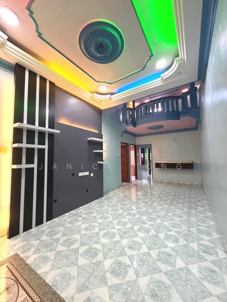 Rumah Teres 1 Tingkat untuk Dijual di Taman Puteri Wangsa (Ulu Tiram) - Janice Yong - Living Room - PropertyGuru.com.my
