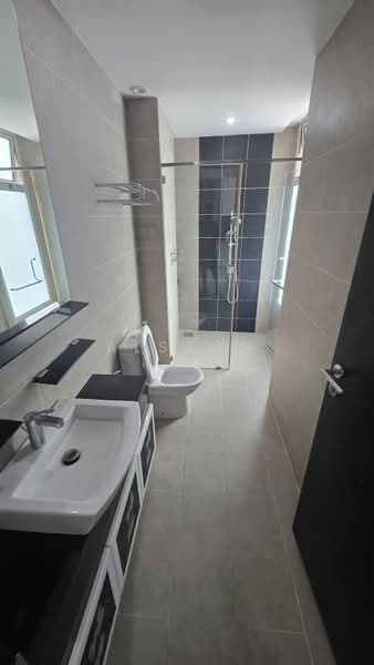 Kondominium untuk Dijual di Gurney Paragon - Alston Loh - Bathroom - PropertyGuru.com.my