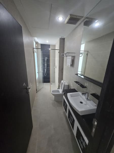 Kondominium untuk Dijual di Gurney Paragon - Alston Loh - Bathroom - PropertyGuru.com.my