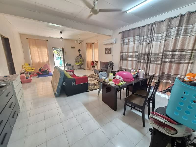 Bungalow for Sale in Serendah (Selangor) - Ibrahim Iderus - Living Room - PropertyGuru.com.my