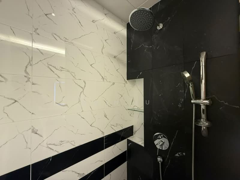 Condominium for Sale at QuayWest Residence - Rain Yu - Master Bathroom - PropertyGuru.com.my