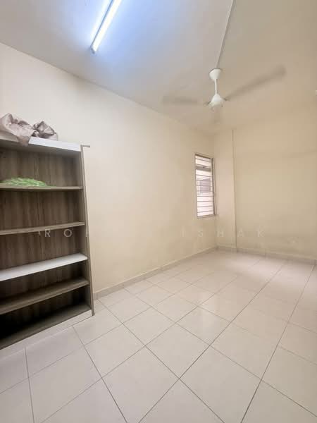 Pangsapuri untuk Disewa di Residensi Warnasari 2 - Rohana Ishak - Interior - PropertyGuru.com.my
