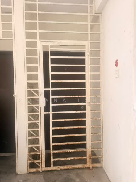 Pangsapuri untuk Disewa di Residensi Warnasari 2 - Rohana Ishak - Entrance - PropertyGuru.com.my