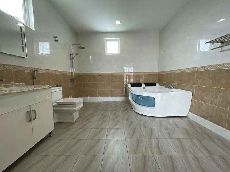 Bungalow for Sale in Country Heights (Kajang) - Sharifah Jannah - Bathroom - PropertyGuru.com.my
