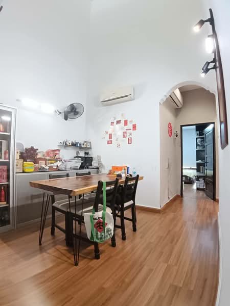 Rumah Teres 1 Tingkat untuk Dijual di Taman Molek (Johor Bahru) - Max Loh - Dining Room - PropertyGuru.com.my