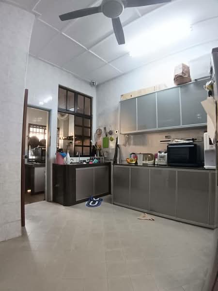 Rumah Teres 1 Tingkat untuk Dijual di Taman Molek (Johor Bahru) - Max Loh - Kitchen - PropertyGuru.com.my