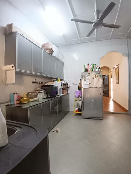 Rumah Teres 1 Tingkat untuk Dijual di Taman Molek (Johor Bahru) - Max Loh - Kitchen - PropertyGuru.com.my