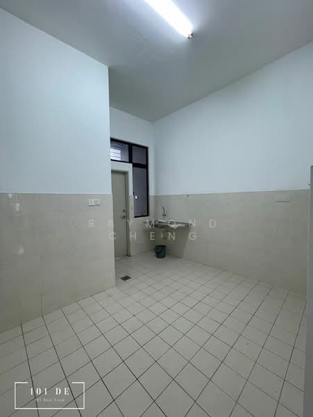 Rumah Teres 2 Tingkat untuk Disewa di Kota Bayuemas (Klang) - Raymond Cheng - Kitchen - PropertyGuru.com.my