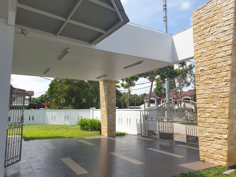 Bungalow for Sale in Taman Sungai Abong (Muar) - Derrick Yee - Exterior - PropertyGuru.com.my