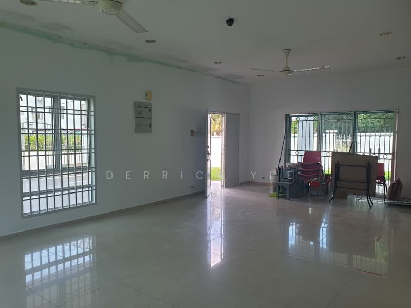 Bungalow for Sale in Taman Sungai Abong (Muar) - Derrick Yee - Living Room - PropertyGuru.com.my