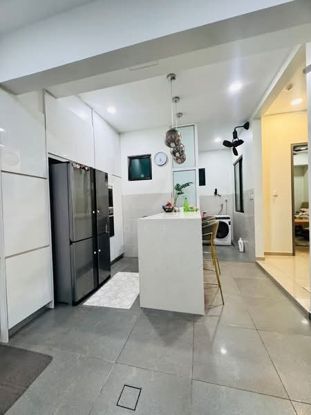 Rumah Berkembar untuk Dijual di Setia Utama (Setia Alam) - Loke . - Kitchen - PropertyGuru.com.my