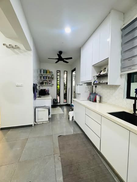 Rumah Berkembar untuk Dijual di Setia Utama (Setia Alam) - Loke . - Kitchen - PropertyGuru.com.my