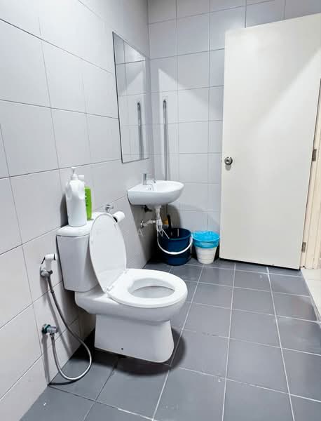 Service Residence for Rent at Meridin Suites @ The Meridin - Stephanie Yap - Bathroom - PropertyGuru.com.my