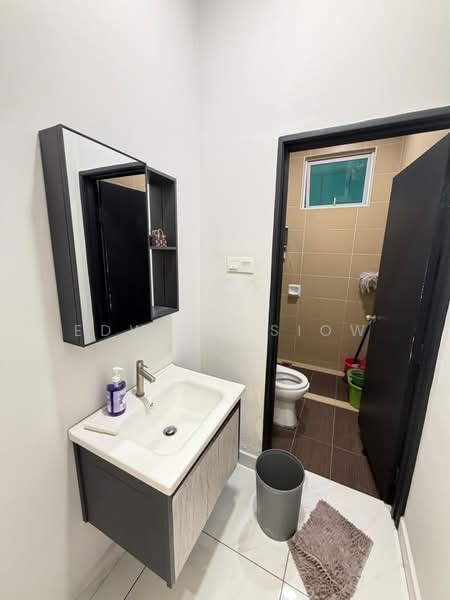 Rumah Kluster untuk Dijual di Taman Mount Austin (Tebrau) - Edward Siow - Bathroom - PropertyGuru.com.my