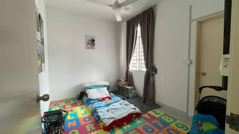 2-storey Terraced House for Sale in Bandar Baru Bukit Beruntung (Serendah) - Steven Lee - Bedroom - PropertyGuru.com.my