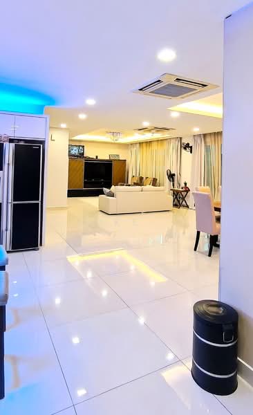 Semi-Detached House for Sale in Setia Damai (Setia Alam) - Loke . - Living Room - PropertyGuru.com.my