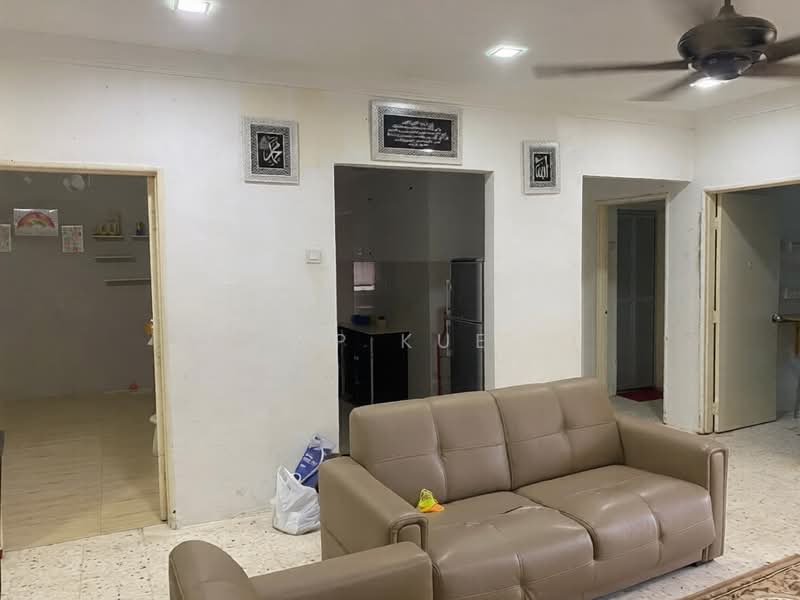 Pangsapuri untuk Dijual di Sri Kayangan (Casa Desira) - WP Kue - Living Room - PropertyGuru.com.my