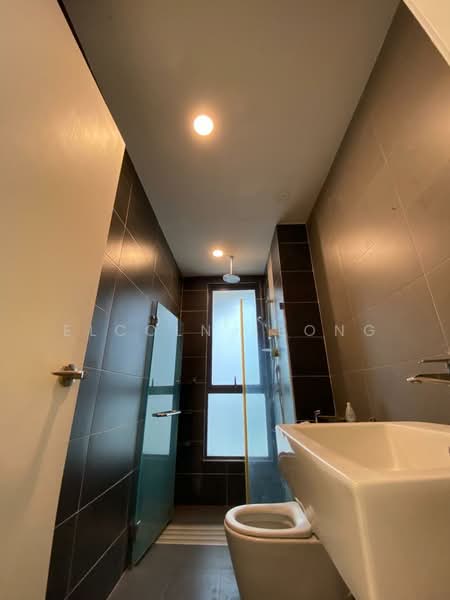 Servis Apartment untuk Disewa di 8 Kinrara - Elcoln Leong - Bathroom - PropertyGuru.com.my