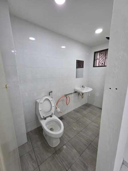 Rumah Teres 2 Tingkat untuk Disewa di Bandar Mahkota Cheras (Cheras) - Karen Tang - Bathroom - PropertyGuru.com.my