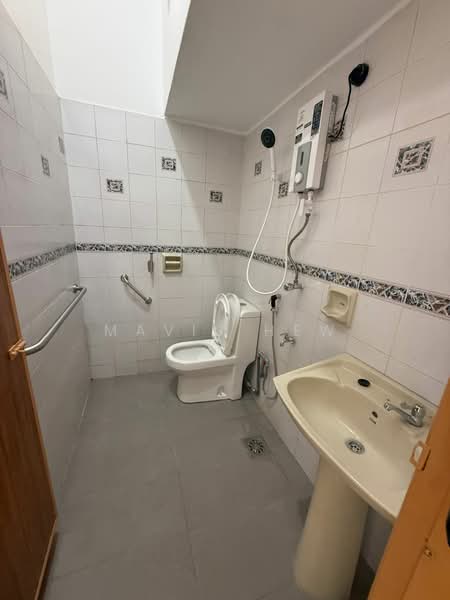 Rumah Teres 1 Tingkat untuk Disewa di Taman Daya (Johor Bahru) - Mavis Hew - Bathroom - PropertyGuru.com.my