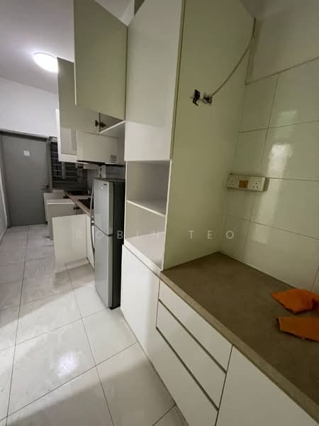 Servis Apartment untuk Dijual di The Sky Executive Suites - Robin Teo - Kitchen - PropertyGuru.com.my
