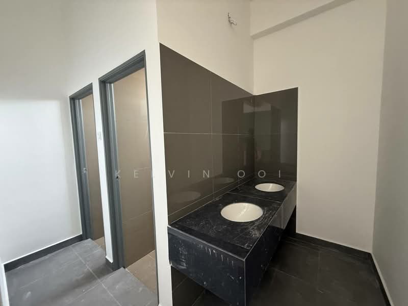 Factory for Rent in Perai (Penang) - Kelvin Ooi - Bathroom - PropertyGuru.com.my