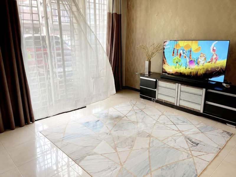 Terraced House for Sale in Shah Alam (Selangor) - Ashraff Daniel - Living Room - PropertyGuru.com.my