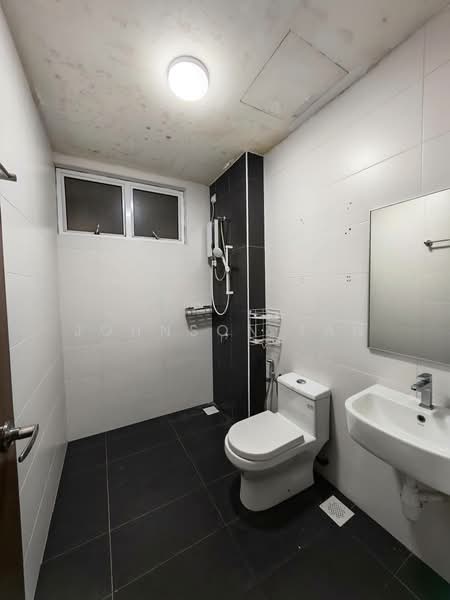 Servis Apartment untuk Dijual di Twin Danga Residence - Johnson Tan - Bathroom - PropertyGuru.com.my