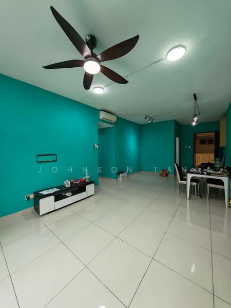 Servis Apartment untuk Dijual di Twin Danga Residence - Johnson Tan - Living Room - PropertyGuru.com.my