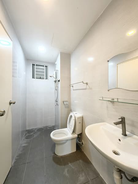 Service Residence for Rent at Vista Alam Serviced Apartment - Chow Kok Toong - Bathroom - PropertyGuru.com.my