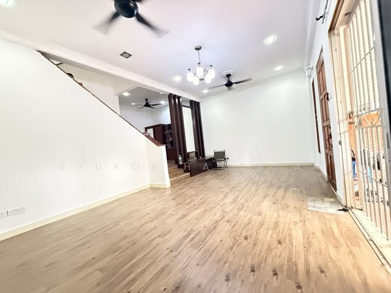 2-storey Terraced House for Sale in Shah Alam (Selangor) - Syukor Hartanah - Living Room - PropertyGuru.com.my