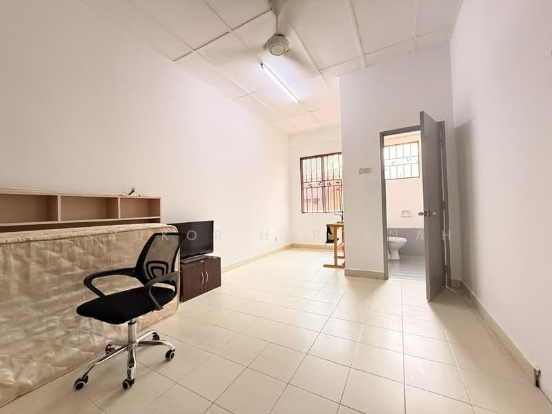 2-storey Terraced House for Sale in Shah Alam (Selangor) - Syukor Hartanah - Living Room - PropertyGuru.com.my