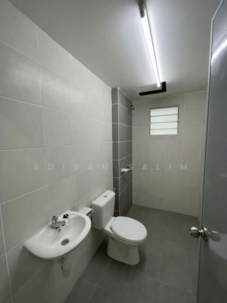 Pangsapuri untuk Dijual di Pangsapuri Aranda - Adibah Salim - Bathroom - PropertyGuru.com.my