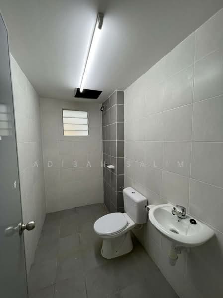 Pangsapuri untuk Dijual di Pangsapuri Aranda - Adibah Salim - Bathroom - PropertyGuru.com.my