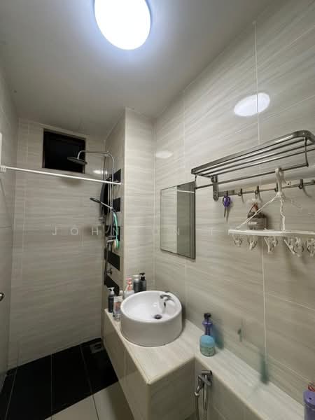 Service Residence for Sale at D'Summit Residences - Johnson Tan - Bathroom - PropertyGuru.com.my