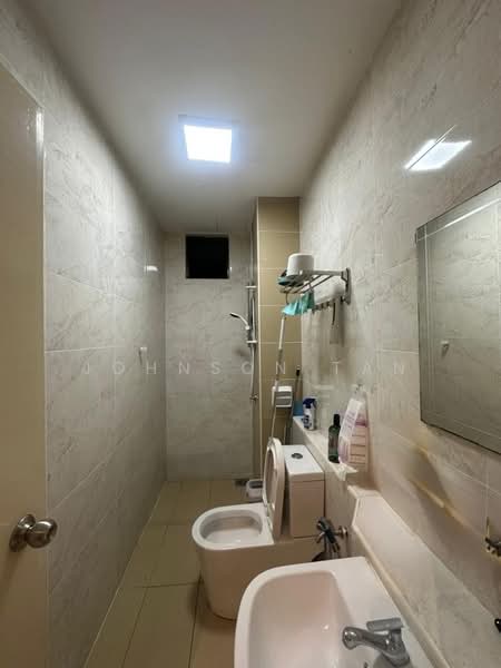 Service Residence for Sale at D'Summit Residences - Johnson Tan - Bathroom - PropertyGuru.com.my