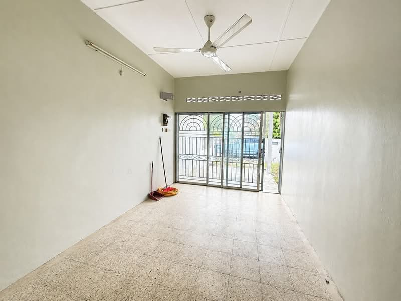 Rumah Teres 1 Tingkat untuk Dijual di Taman Mewah Jaya (Klang) - James Teoh - Living Room - PropertyGuru.com.my