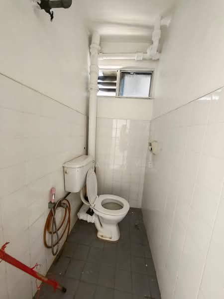 Flat for Sale at Taman Lip Sin Block 1, 3 & 5 - Chan YB - Bathroom - PropertyGuru.com.my
