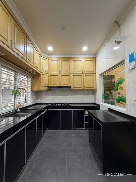 Link Bungalow for Sale in Kapar (Selangor) - Cassey Lim - Kitchen - PropertyGuru.com.my