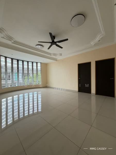 Link Bungalow for Sale in Kapar (Selangor) - Cassey Lim - Living Room - PropertyGuru.com.my