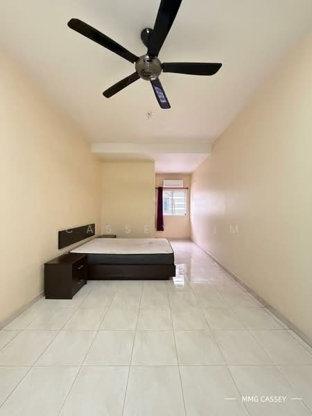 Link Bungalow for Sale in Kapar (Selangor) - Cassey Lim - Bedroom - PropertyGuru.com.my